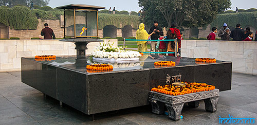 Raj Ghat, Mahatma Gandhis kremeringsplats i Delhi