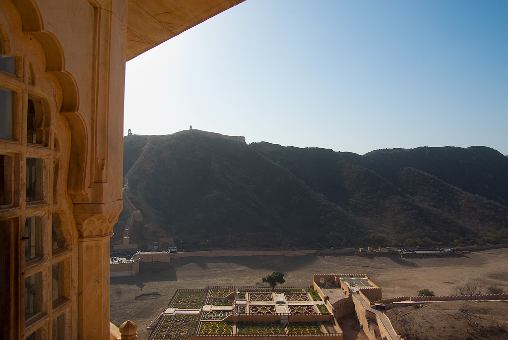 En uttorkad sjö, Maota Lake och en vacker park, Jaipur