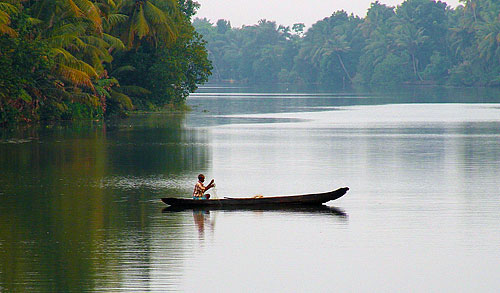 Fiskebåt på Keralas Backwater
